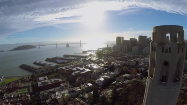Coit Kulesi ile Cityscape güneşli gün — Stok video