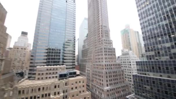 Wolkenkrabbers in New York City — Stockvideo