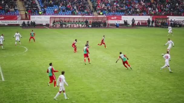 Aanval van poort op spel op Locomotive stadion — Stockvideo