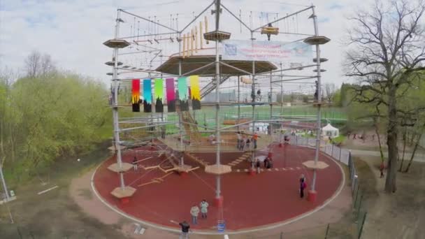 Tall Rope Park Skytown with people — Stock Video