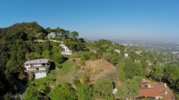 Casas em Torreyson Drive e vale no outono — Vídeo de Stock