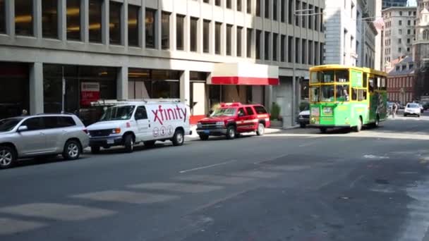 Dvoupatrový autobus v Bostonu — Stock video