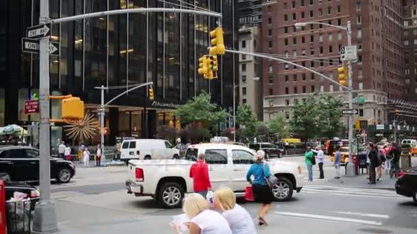 Trafikljus på gatan i New York City — Stockvideo