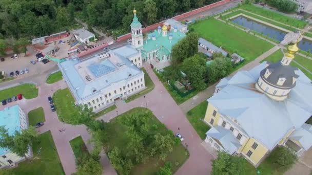 Der historische und architektonische Komplex Rogoschskaja sloboda — Stockvideo