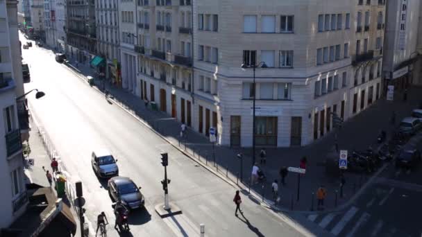 Angolo strada nella zona notte a Parigi — Video Stock