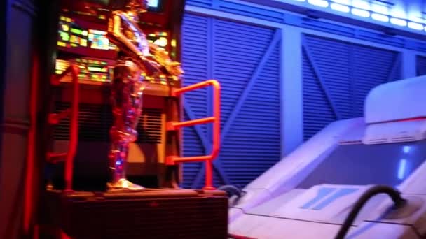 C-3PO em atração da Disneylândia em Paris — Vídeo de Stock