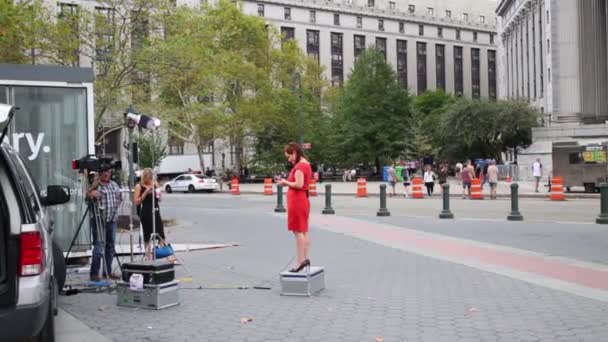 Reporteros en Foley Square en Nueva York — Vídeo de stock