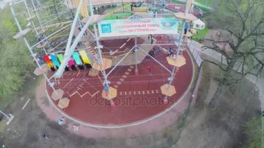 Fuar spor oyun yakınındaki uzun ip Park Skytown