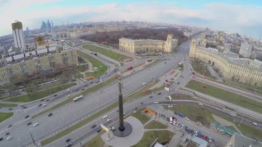 Megalopolis Gagarin anıt yakınındaki trafik ile