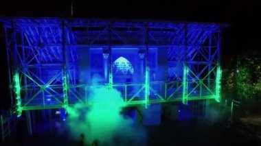 Pavilion dış ışık gösterisi sırasında Festivali ile 