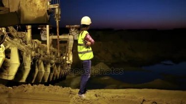 Kadın işçi Sandpit arıyorsunuz 