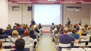 Hedef kitleye dinleme hoparlör İngiliz Okulu 