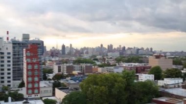 New York Queens bölgesinde günbatımı