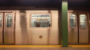 Modern tren yolcu taşıma 