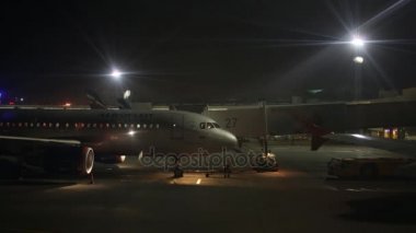 Havaalanı'nda başarılı gol sonra Park halindeki uçak
