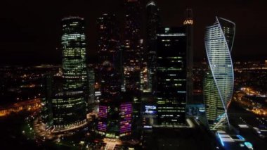 Uluslararası İş Merkezi gökdelenler ile aydınlatma