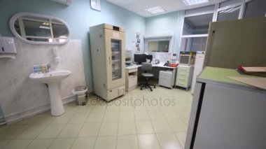 Açık Resepsiyon Oda çalışma yeri ve buzdolabı ile