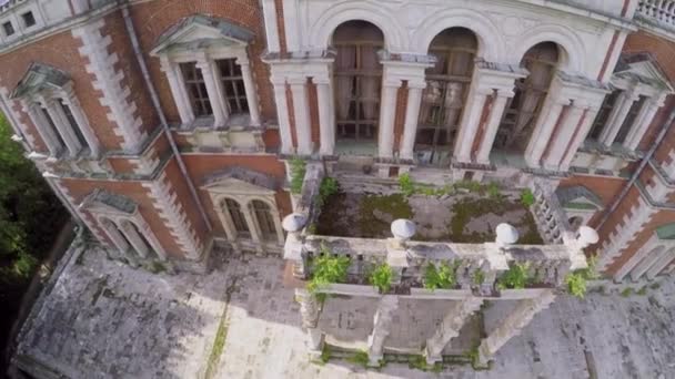 Είσοδο και βεράντα στην πρόσοψη του Κτήμα Vorontsova-Dashkova — Αρχείο Βίντεο