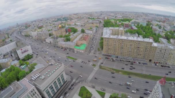 Stadsbild med trafik på Garden Ring — Stockvideo