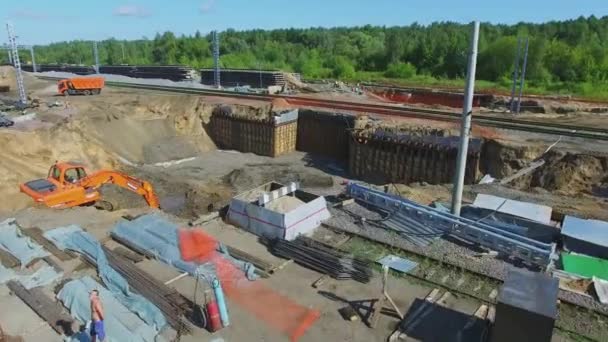 Site de construction du chemin de fer MKZD — Video