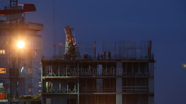 Sitio de construcción de la casa residencial tarde — Vídeos de Stock