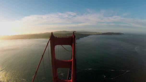 Trafic de transport sur le pont Golden Gate — Video