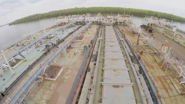 Nine tankers on moorage in Volga river — Stock Video