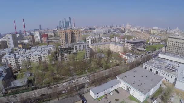 Stadsgezicht Met Verkeer Tijdens Manoeuvres Van Rusland Van Vcmk Zashita — Stockvideo