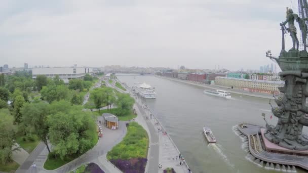 Embankment near statue of Peter The Great — Stock Video