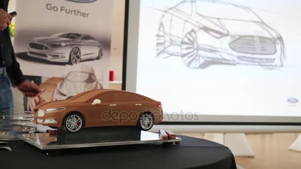 Глиняна модель автомобіля, щоб відобразити — стокове відео