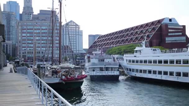 Navires dans le port de Boston — Video