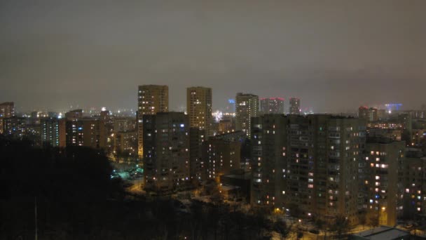 Fuegos artificiales en zona de ciudad — Vídeo de stock