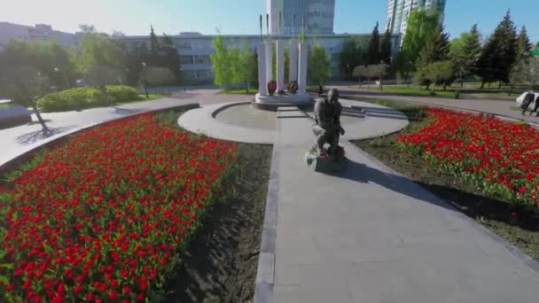 Меморіал площа з пам'ятником воїнів інтернаціоналістів — стокове відео