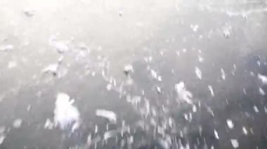 kış, donmuş göl üzerinde taze buz