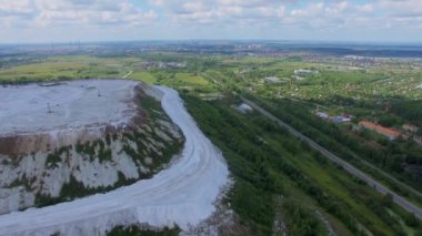 White Mountain yakınındaki yol trafik ile