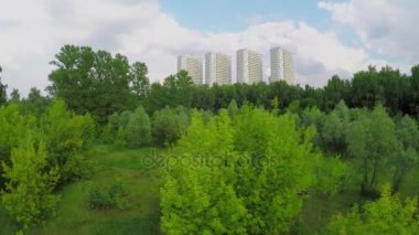 Ulusal rezerv Elk Adası çok uzak olmayan konut kompleksi