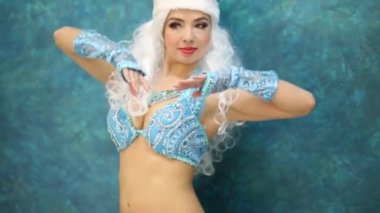 Kar Maiden kılık kız model teşkil etmektedir