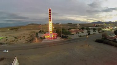 Speedway yakınındaki Ölüm Vadisi'ndeki en büyük termometre  