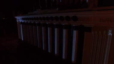 Fuar ana pavilion colonnade üzerinde video projeksiyon 