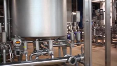 ekipman depo ve atölye fabrikasında boruları ile