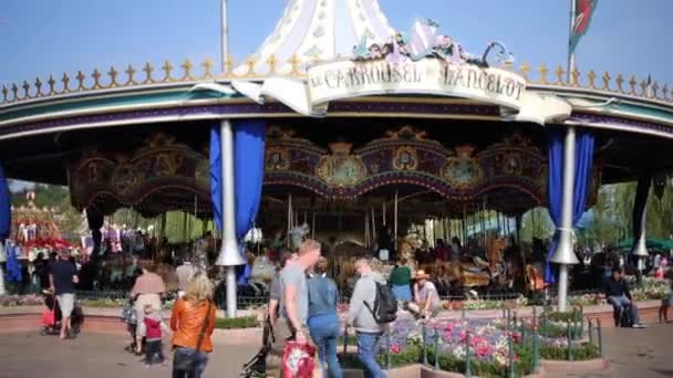 Karusell i Disneyland i Paris — Stockvideo