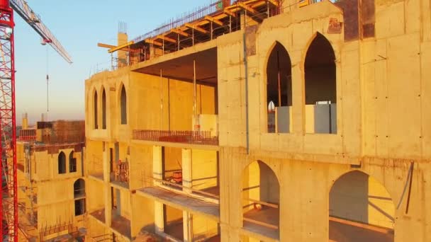 Local de construção do complexo habitacional com gruas — Vídeo de Stock