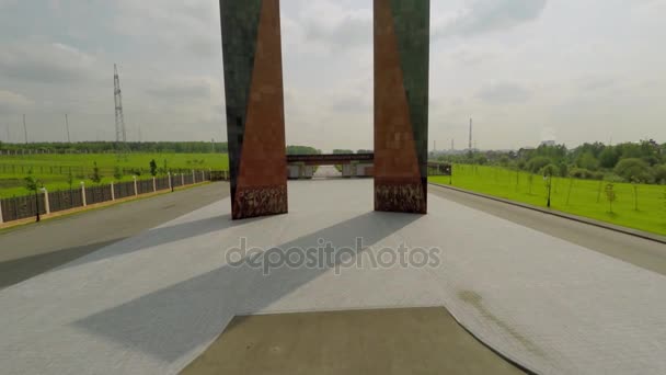 Federala Memorial Cemetery med monument — Stockvideo