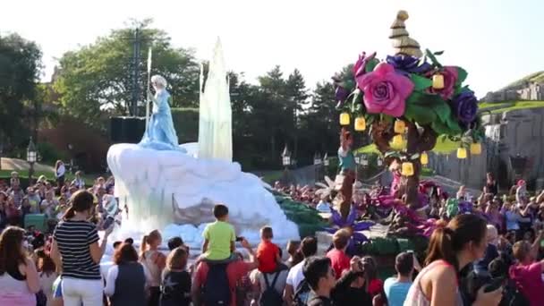 Carnaval in Disneyland in Parijs in Frankrijk — Stockvideo