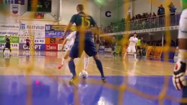 Goalkeeper at Russian championship of indoor football game — Stock Video