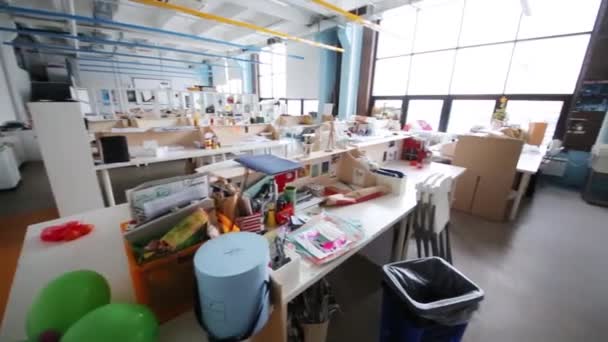 Workshop in Britse middelbare school van ontwerp — Stockvideo