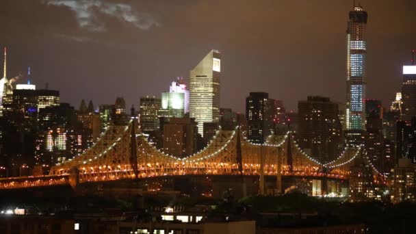 New York'ta ışıklı Queensboro Köprüsü — Stok video