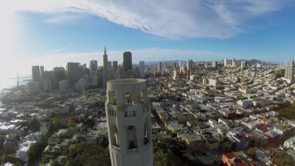 Panoráma města s Coit Tower na slunečný den — Stock video