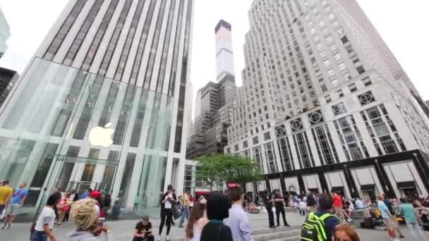 Moderna tienda de Apple en Nueva York — Vídeos de Stock