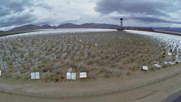 Ivanpah güneş elektrik sistem yaratma — Stok video